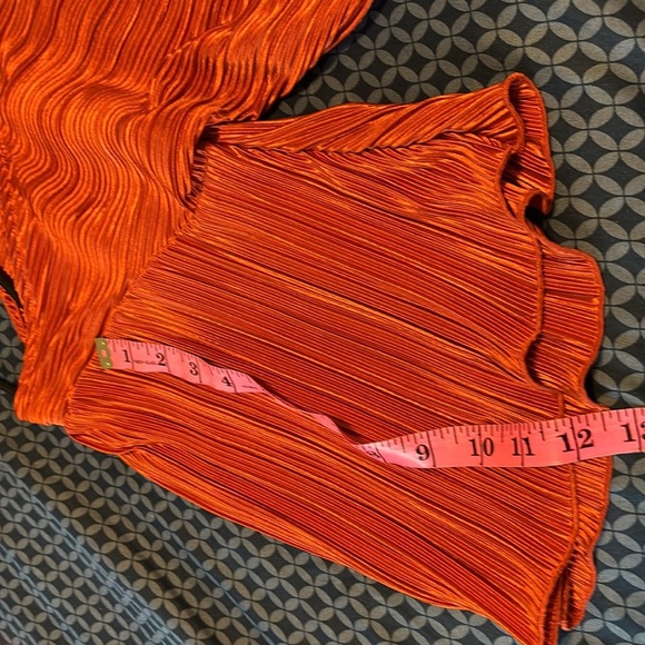 Women's Rust Top with flutter sleeves Sz M - Picture 8 of 11